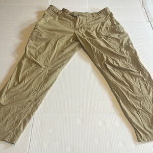 REI Relaxed Tan Cargo Pants with Relaxed Fit multiple pockets adjustable belt
